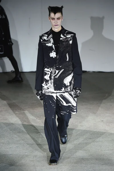 Look 7